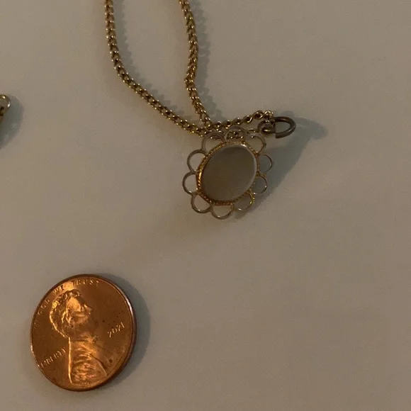 Victorian style gold tone and blue stone necklace - Picture 3 of 5